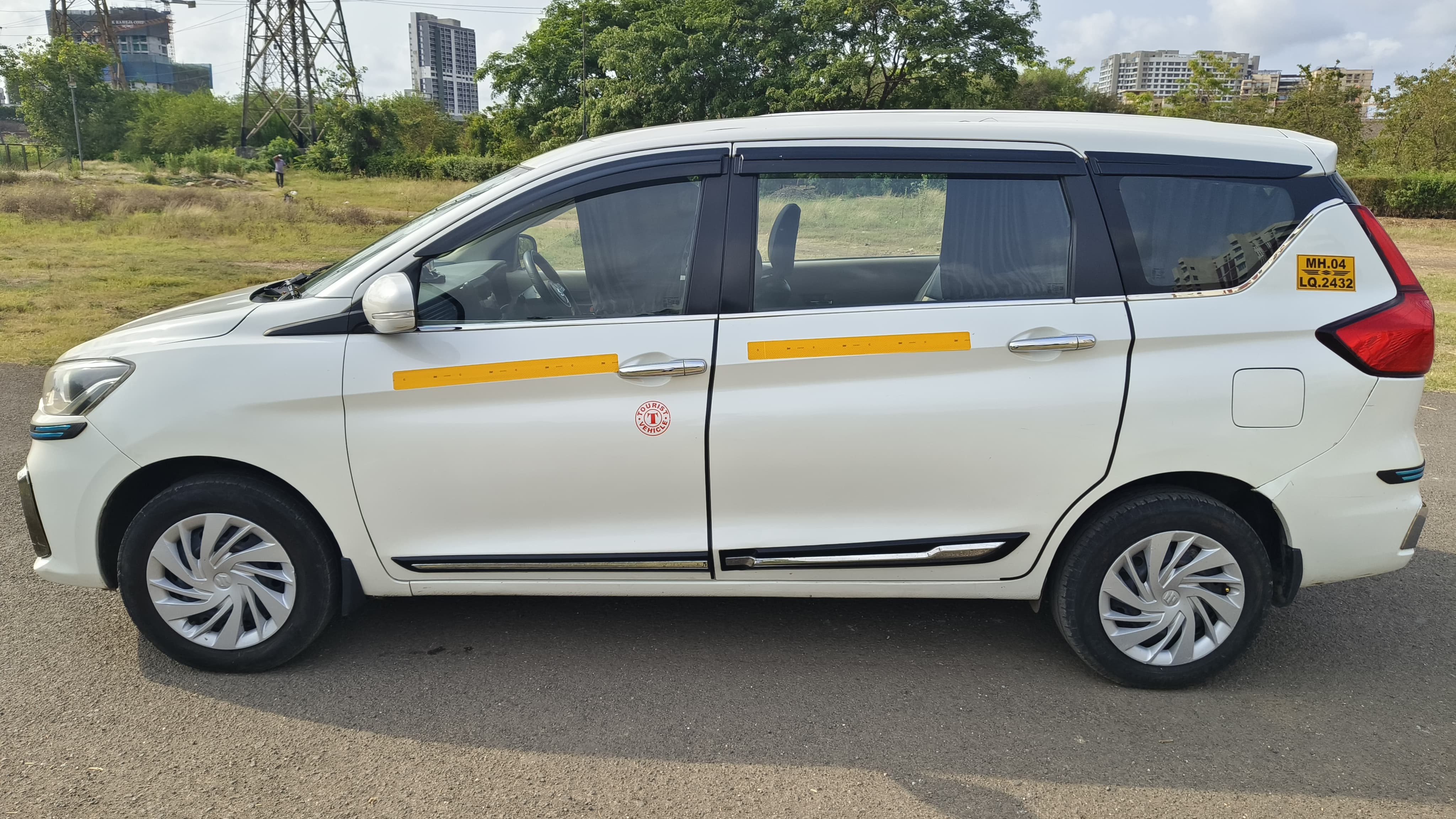 Loan Use 2023 Ertiga VXi P/CNG Tpermit 2432