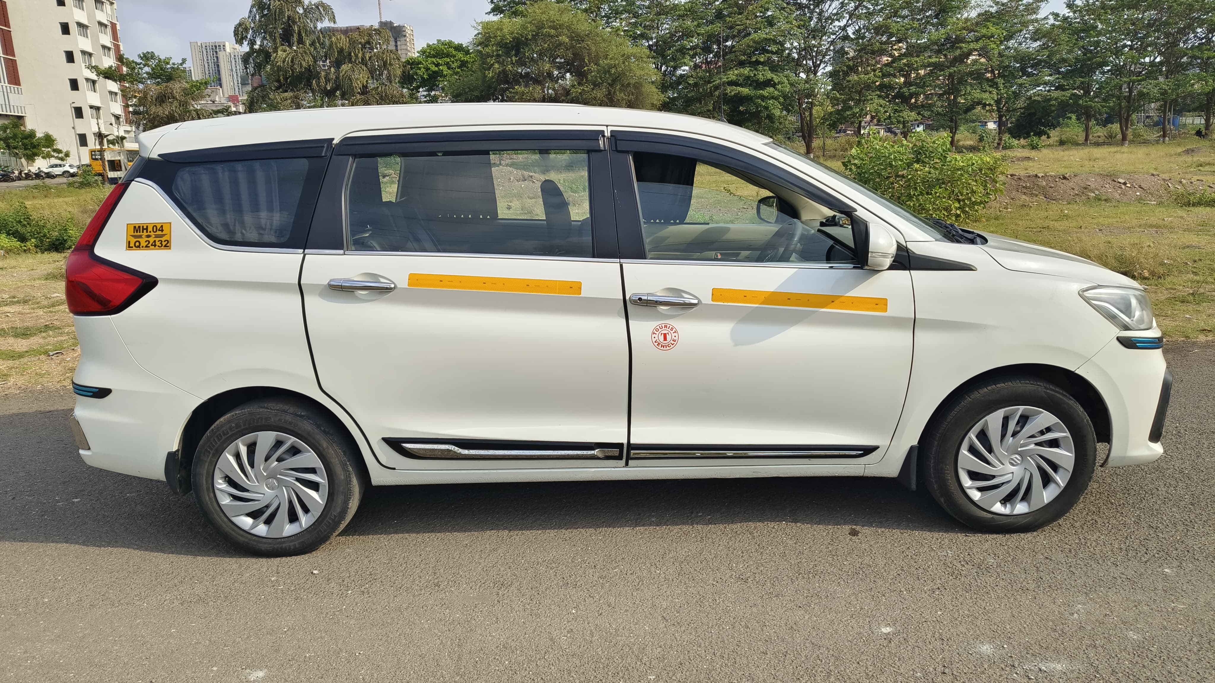 Loan Use 2023 Ertiga VXi P/CNG Tpermit 2432