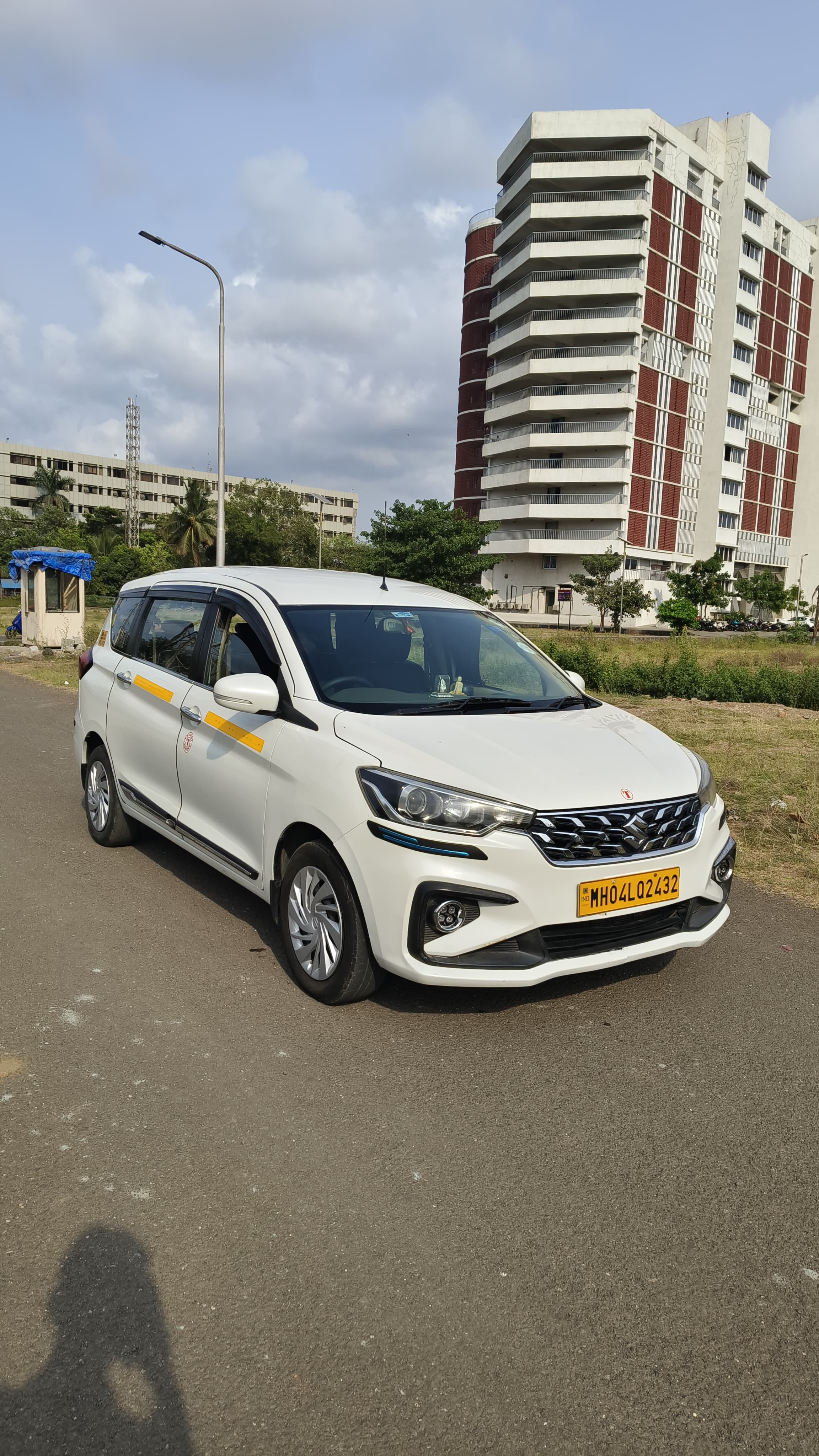Loan Use 2023 Ertiga VXi P/CNG Tpermit 2432