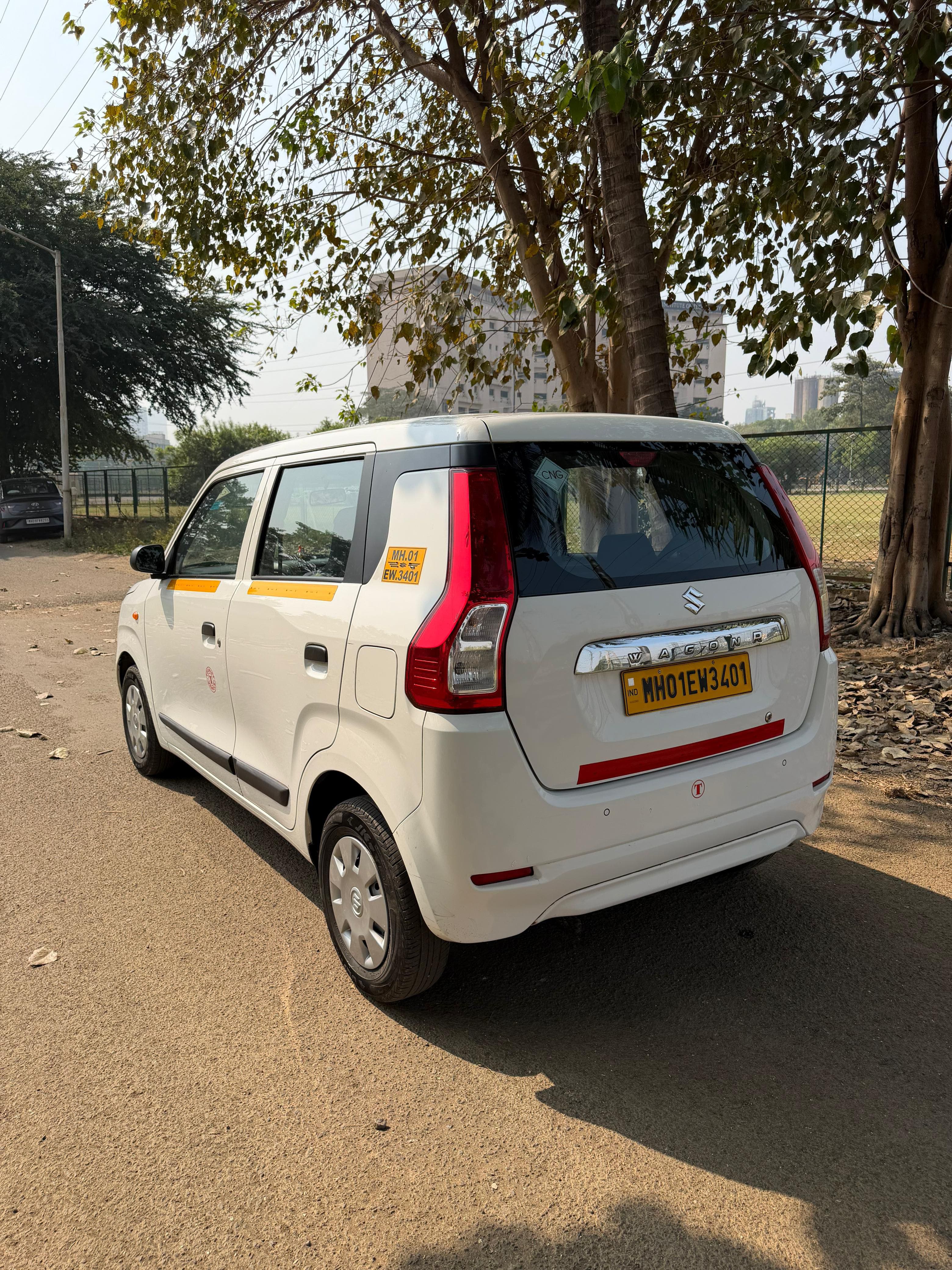 Loan Use 2025 WagonR LXi P/CNG Tpermit  3401