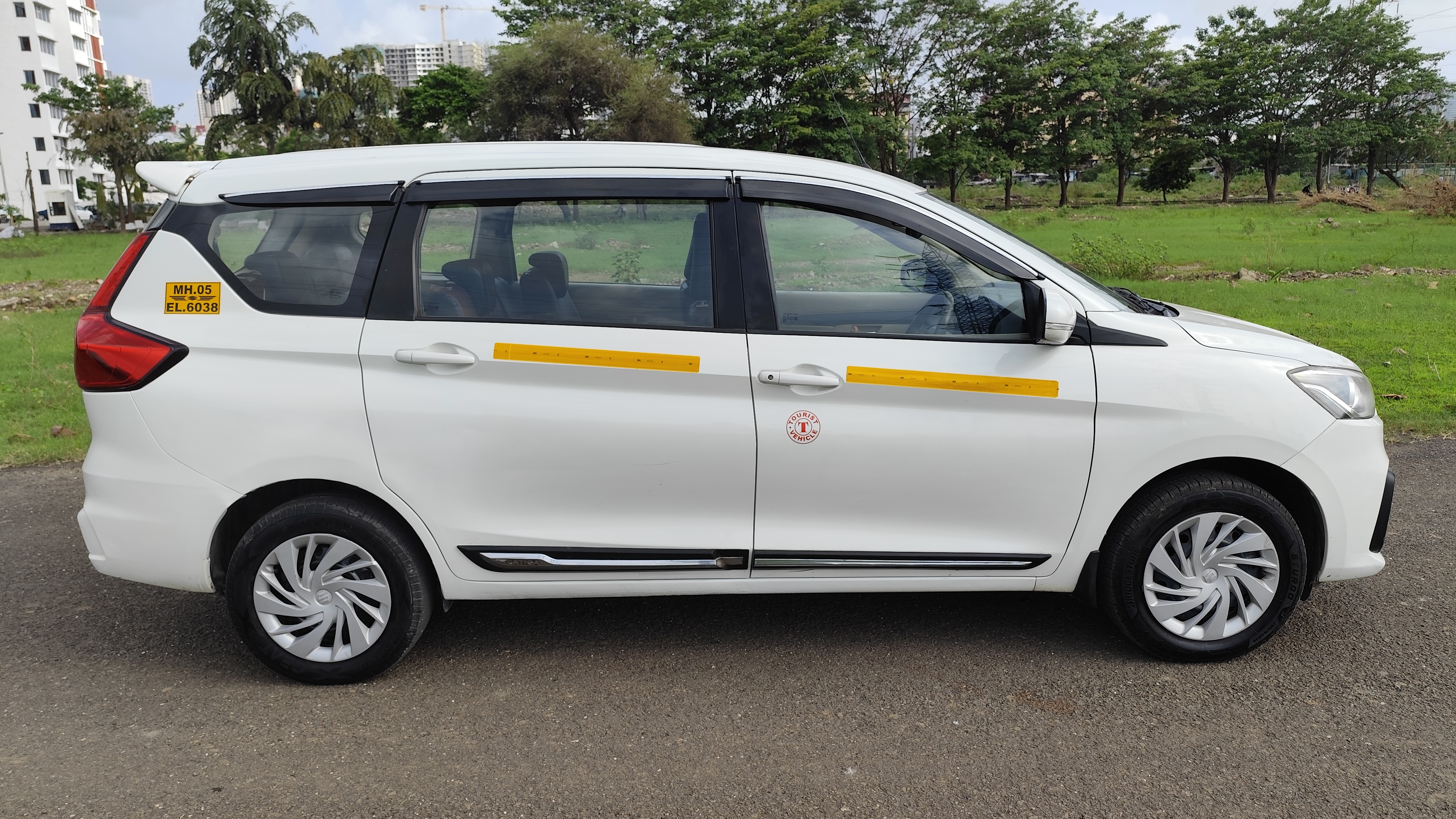 2022 Ertiga Tour P/CNG Tpermit  6038