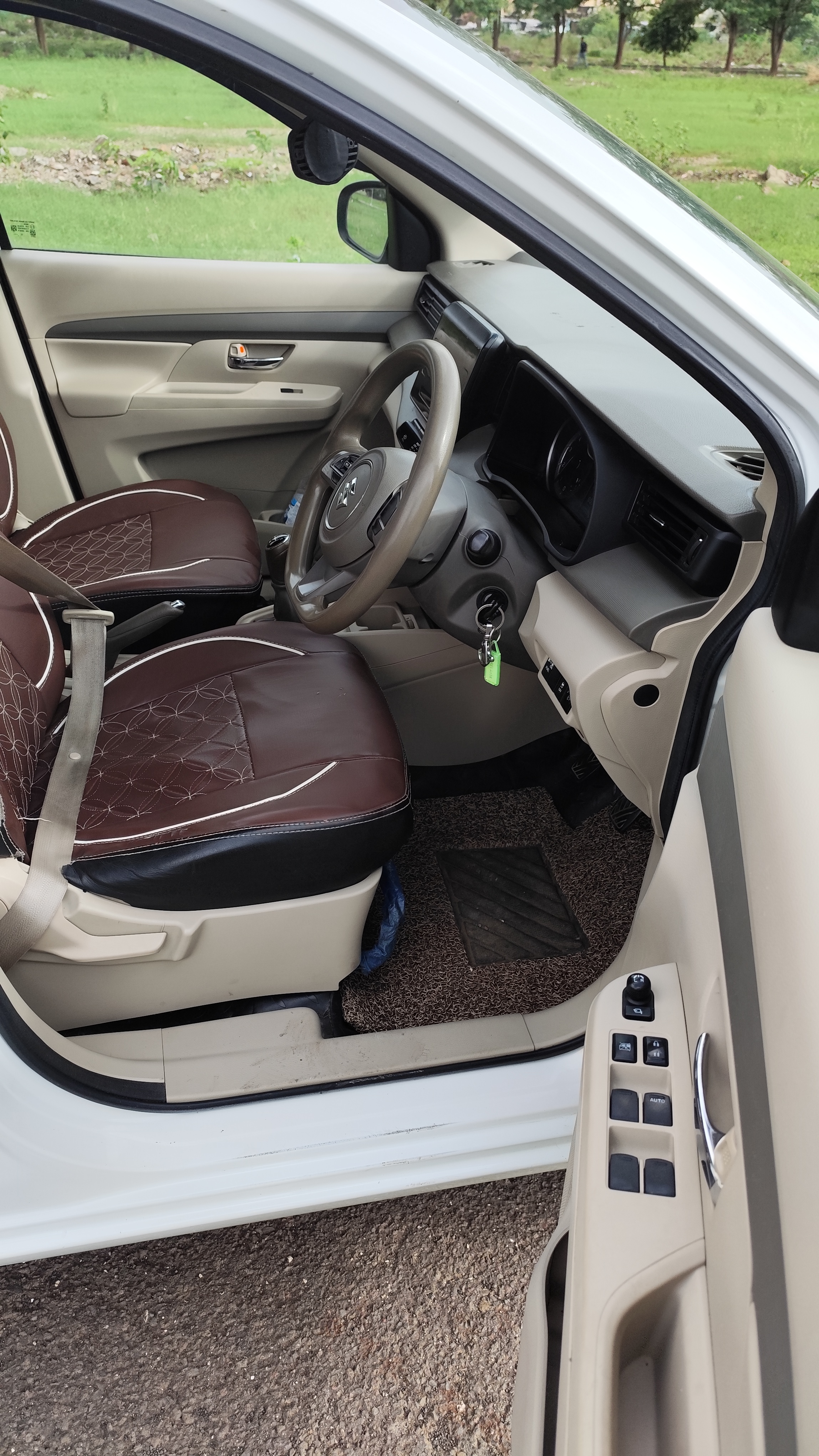 2022 Ertiga Tour P/CNG Tpermit  6038