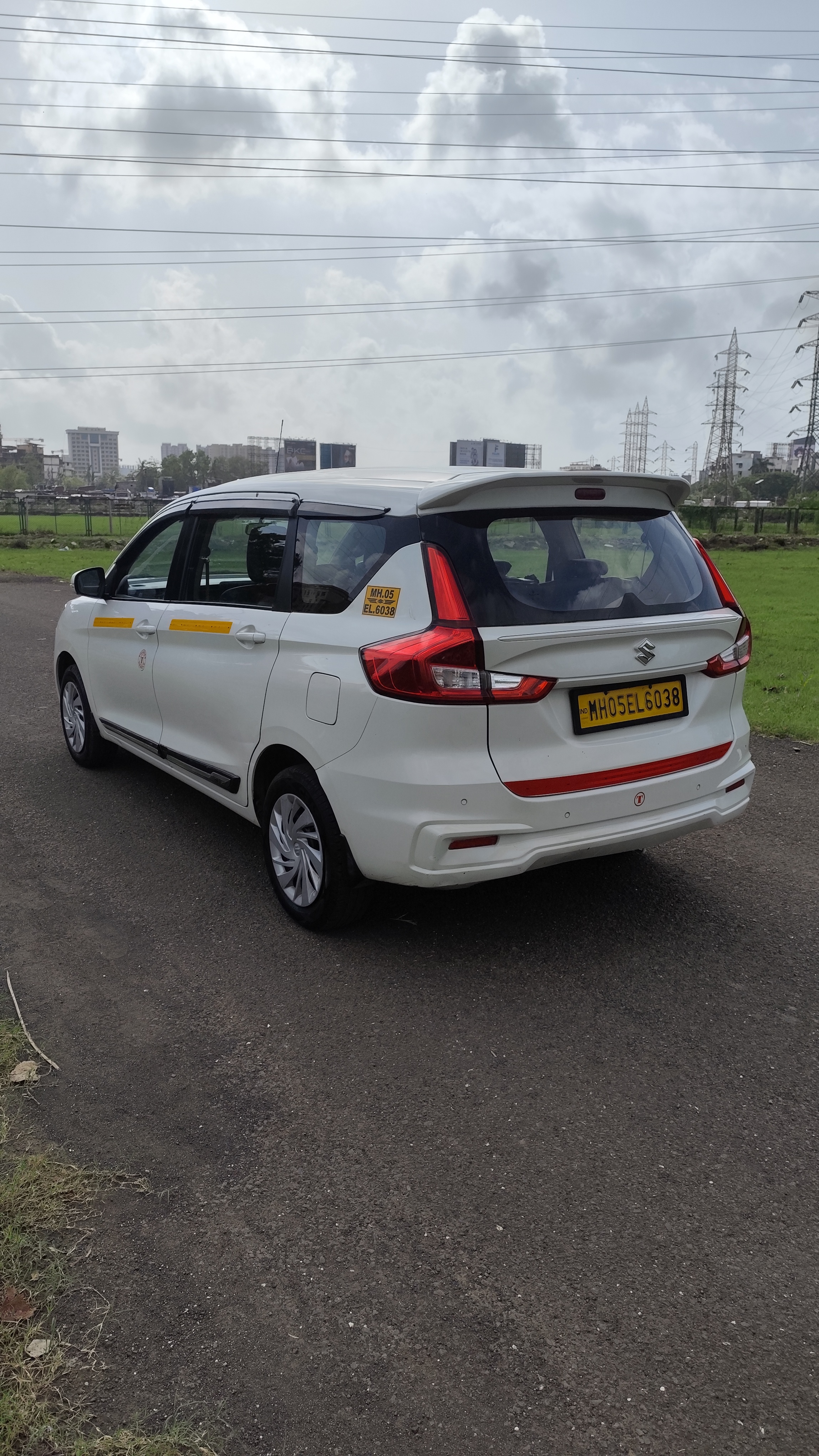 2022 Ertiga Tour P/CNG Tpermit  6038