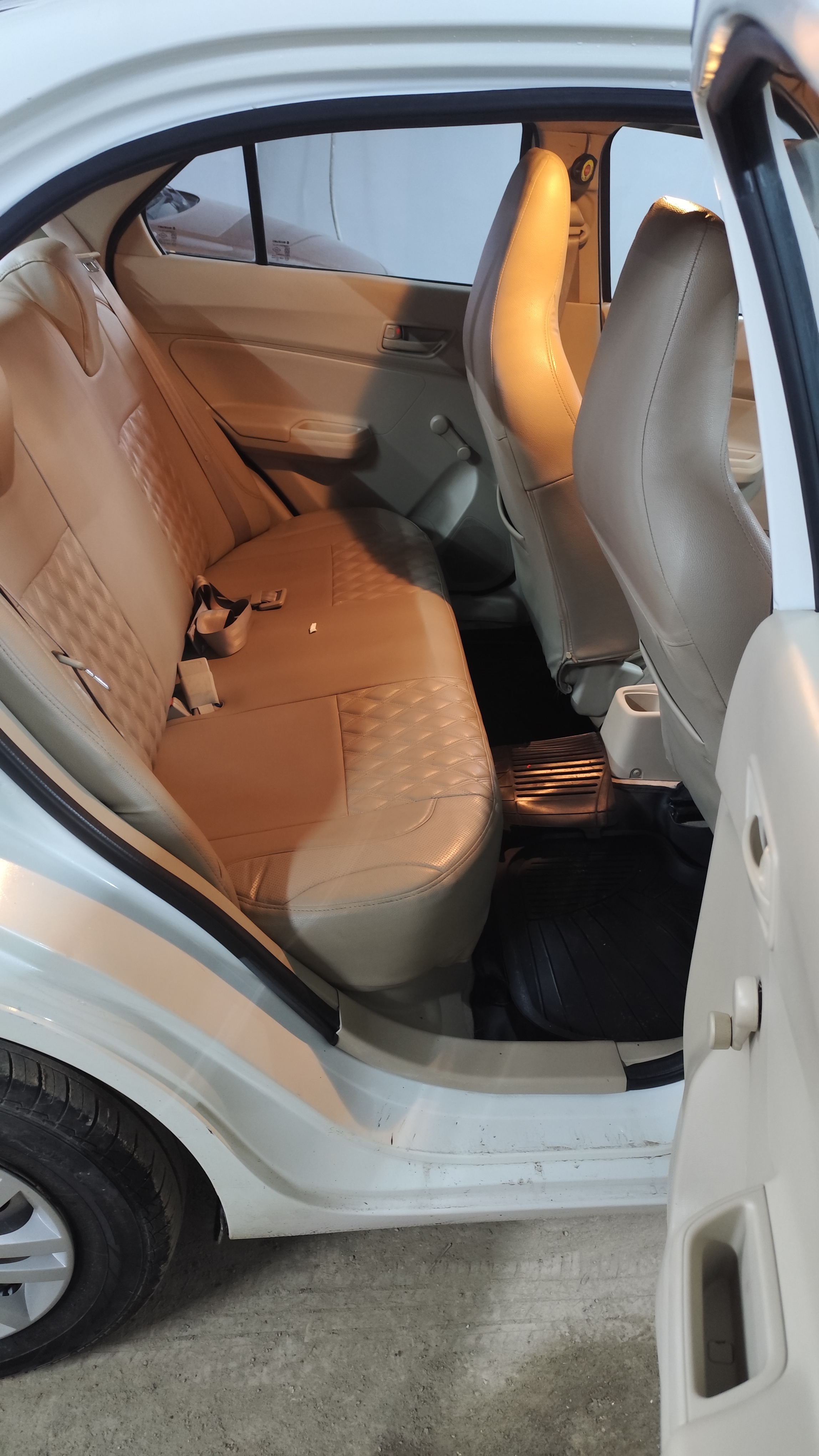 2024 Dzire Tour P/CNG Tpermit  0642