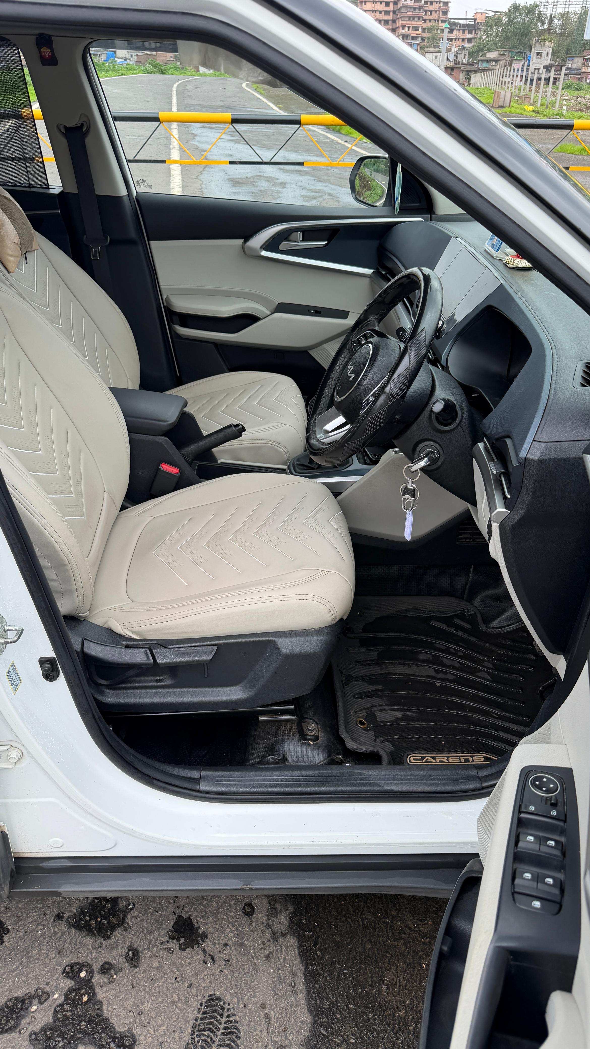 Loan Use 2025 Kia Carens Premium O 7 STR 1670