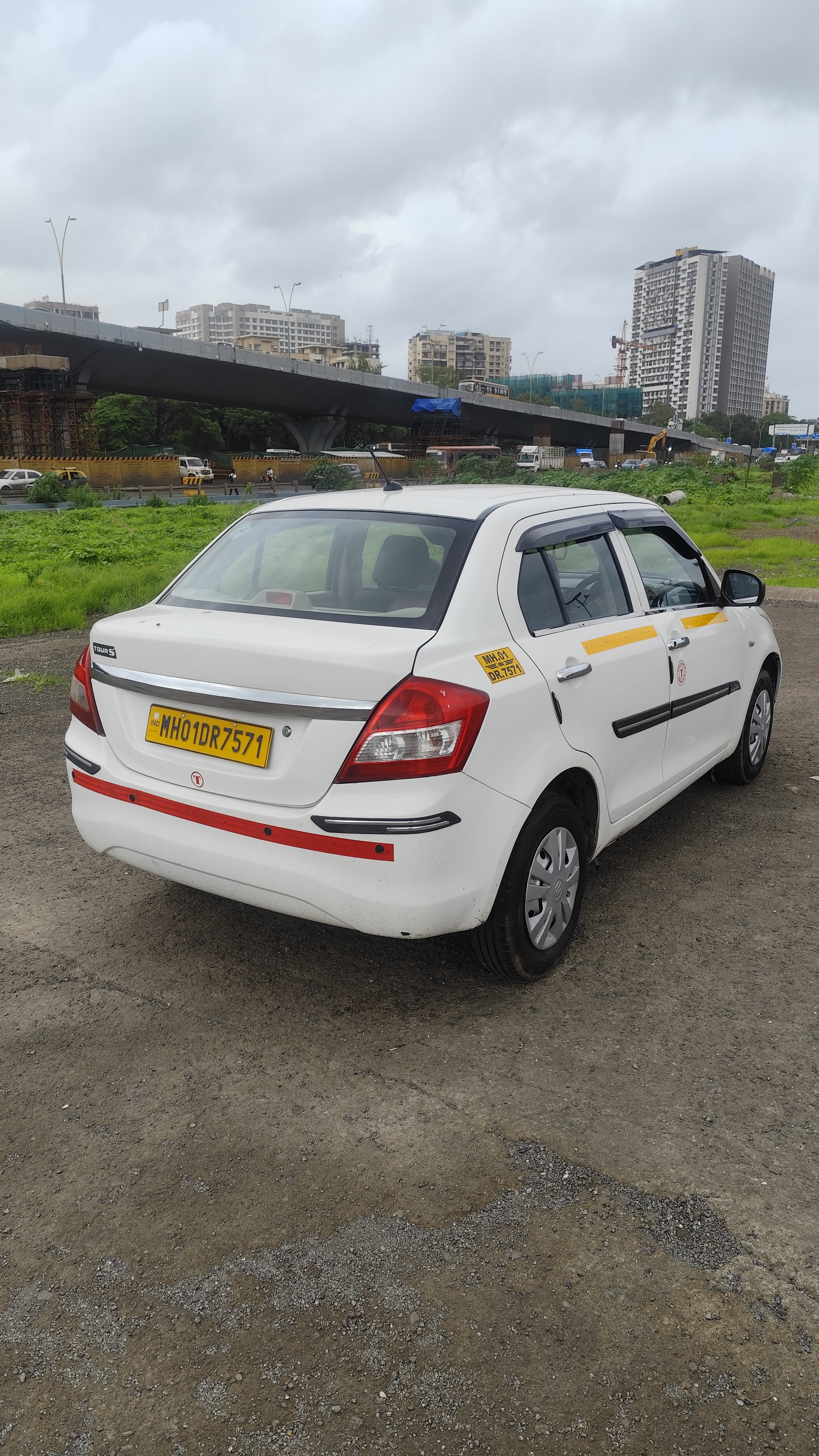 2022 Dzire Tour P/CNG Tpermit  7571