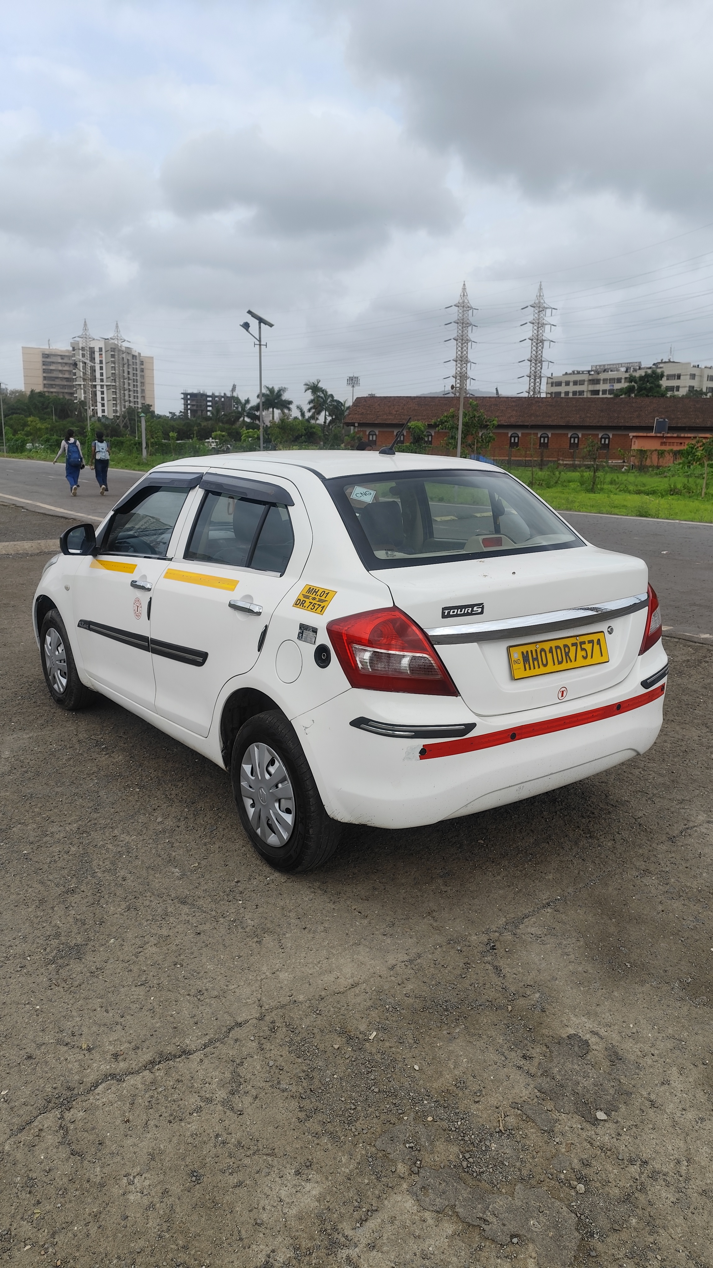 2022 Dzire Tour P/CNG Tpermit  7571